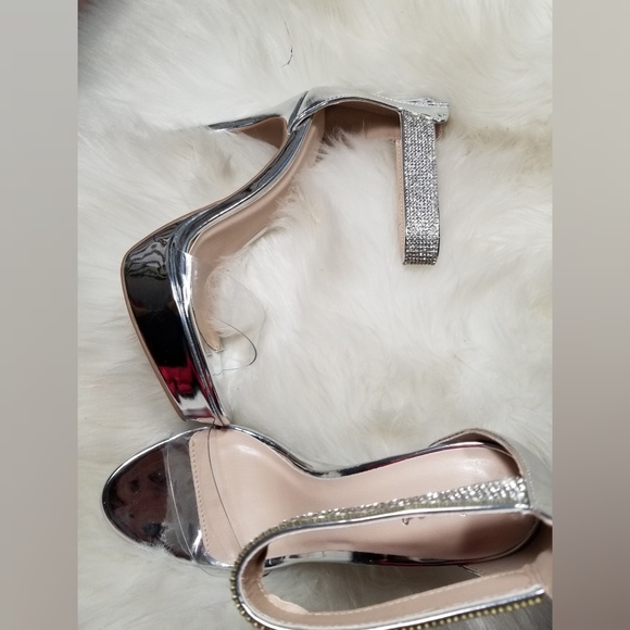 Last 8.5 🎀SILVER Rhinestone Ankle Strap Stiletto - Picture 4 of 6